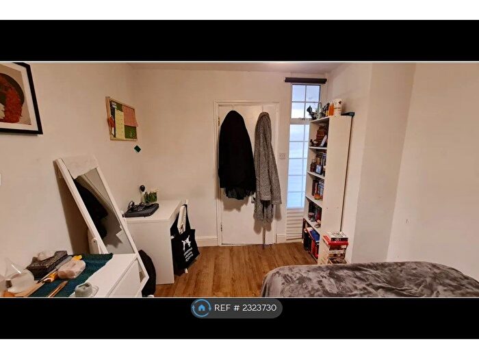 3 Bedroom Flat To Rent In St. Mary Road, London, E17