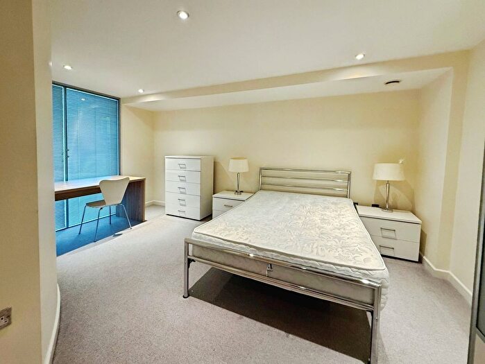 2 Bedroom Flat To Rent In Albion Street, Leeds, West Yorkshire, LS2
