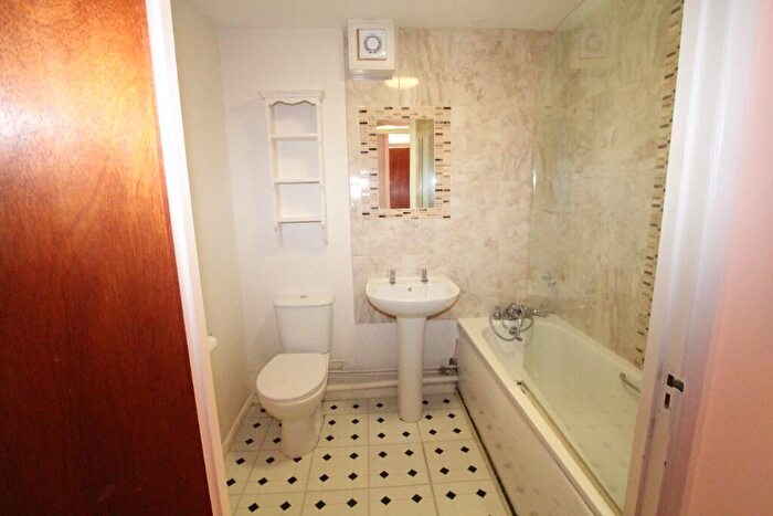 2 Bedroom Apartment To Rent In Gentian Close, Maidstone, Kent, ME14