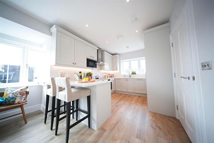 4 Bedroom Detached House For Sale In Tring Road, Wilstone, Tring, HP23