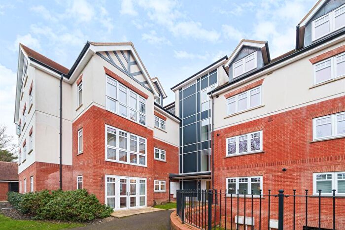 2 Bedroom Flat For Sale In Bhamra Gardens, Maidenhead, SL6