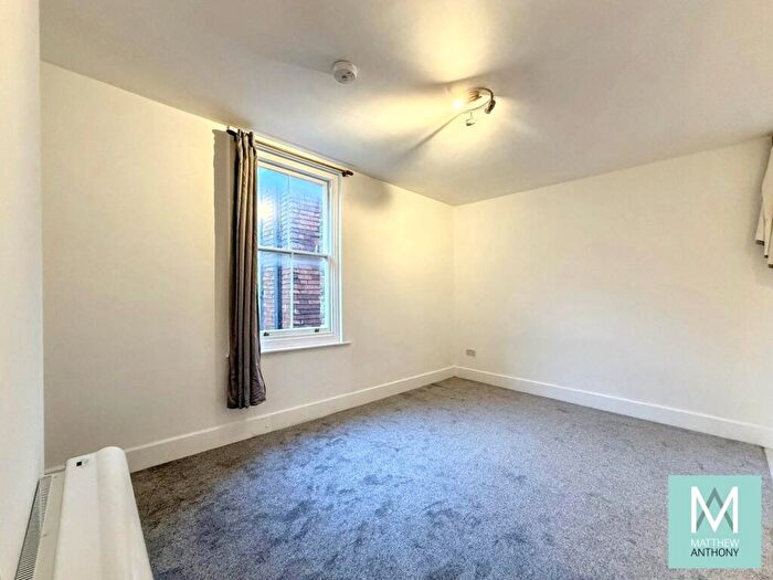 1 Bedroom Flat To Rent In Marine Parade, Worthing, BN11