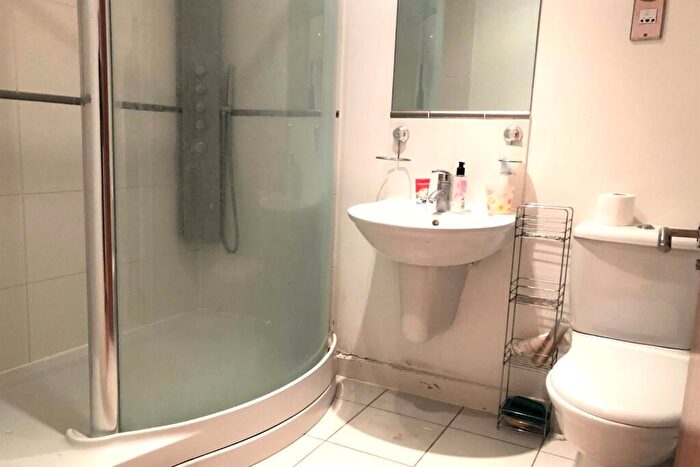 2 Bedroom Apartment To Rent In Aegean Apartments, Docklands, E16