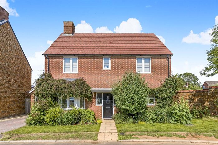 4 Bedroom Detached House For Sale In Cotefield Drive, Bodicote, Banbury, OX15