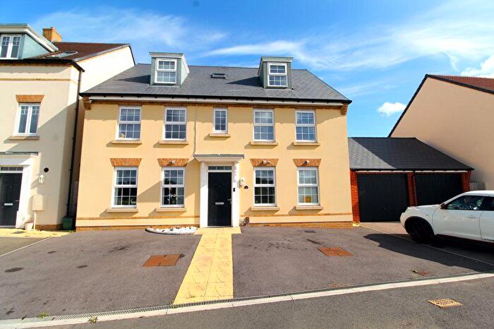 5 Bedroom Detached House For Sale In Deer Park, Thornbury, BS35