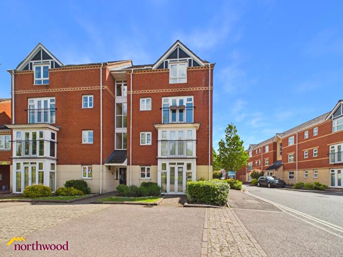 2 Bedroom Flat For Sale In Alma Road, Banbury, OX16