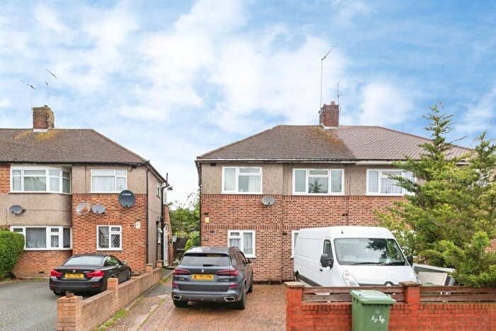 2 Bedroom Maisonette For Sale In Glenwood Close, Harrow, HA1