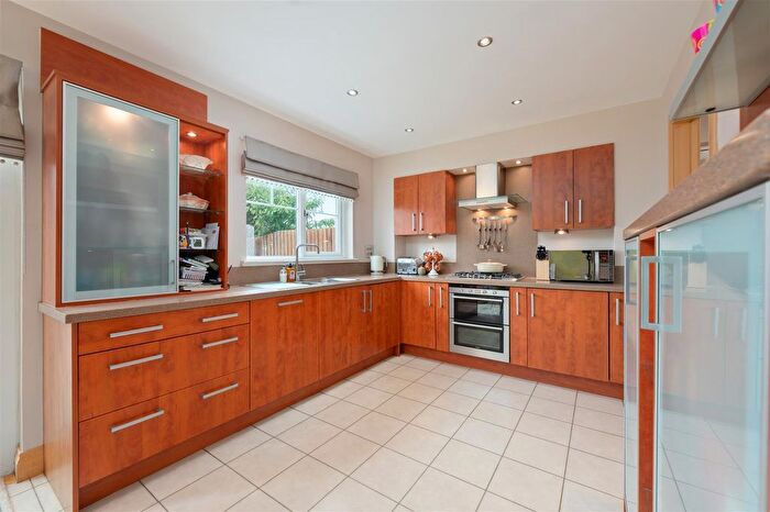 4 Bedroom Detached House For Sale In Manor Gardens, Dunfermline, KY11