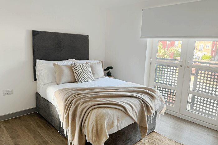 1 Bedroom Apartment To Rent In Mersey Walk, CH42