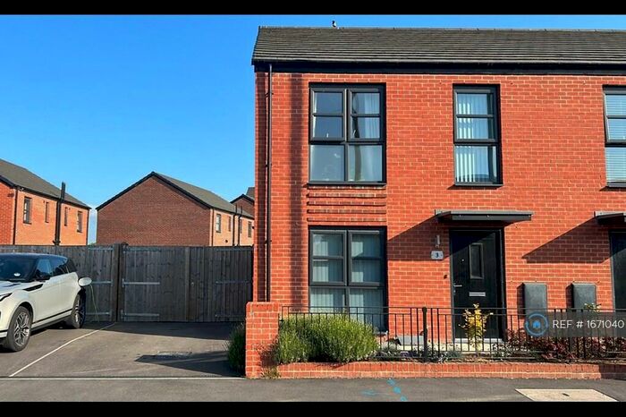 3 Bedroom Semi-Detached House To Rent In Holland Street, Manchester, M40