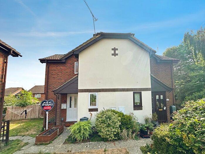 1 Bedroom Terraced House For Sale In Barn Meadow Close, Church Crookham, Fleet, GU52