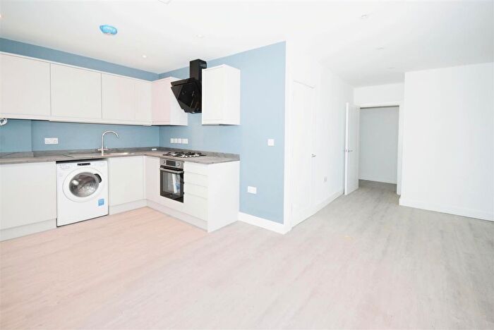 1 Bedroom Flat To Rent In Kingston Road, South Wimbledon, SW19
