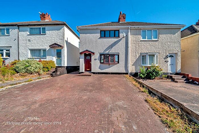 3 Bedroom Semi-detached House For Sale In Broadway, Hednesford, Cannock, WS12