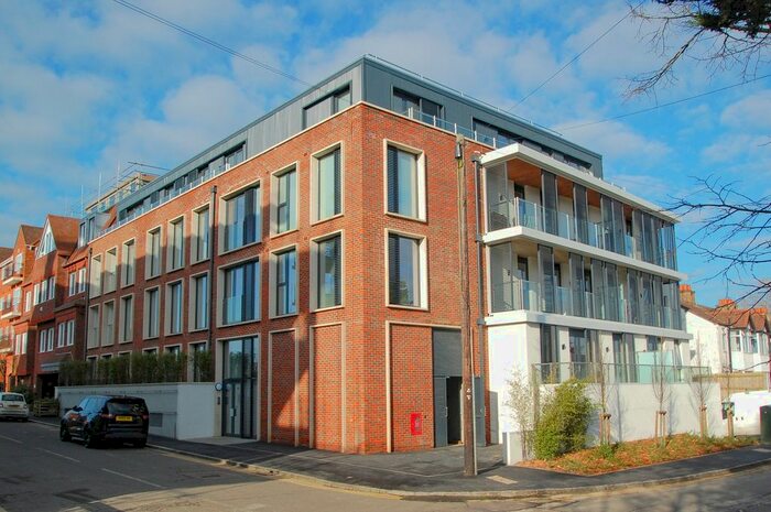 2 Bedroom Flat To Rent In Station Road, Station Road, Gerrards Cross, Buckinghamshire, SL9