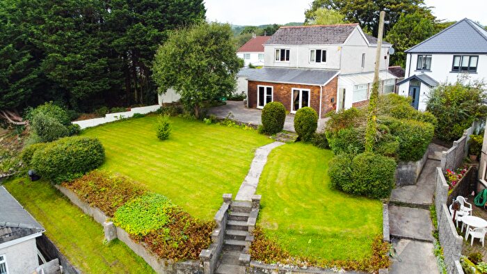 4 Bedroom Detached House For Sale In Tonna Uchaf, Neath, SA11