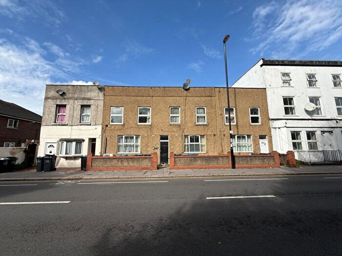6 Bedroom Terraced House For Sale In Sumner Road, Croydon, Greater London, CR0