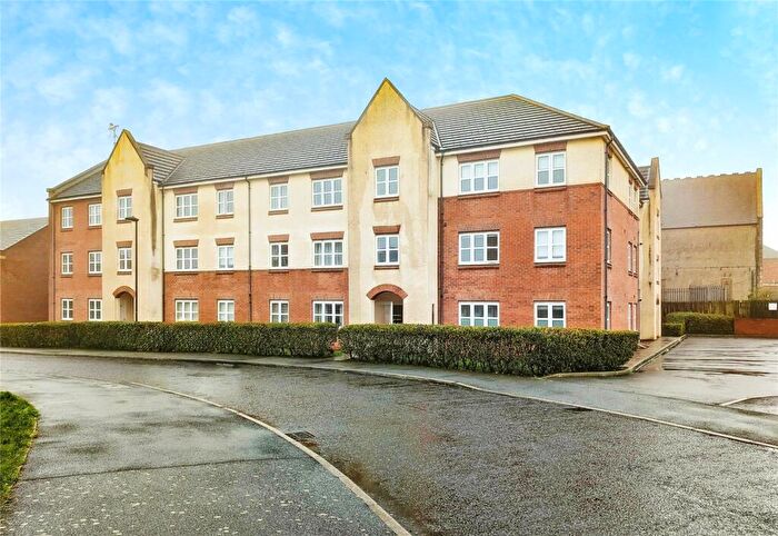2 Bedroom Flat For Sale In Dukesfield, Shiremoor, Newcastle Upon Tyne, Tyne And Wear, NE27