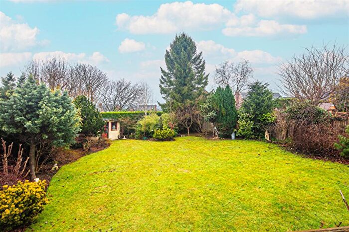 5 Bedroom Detached House For Sale In Bushey Wood Road, Dore, S17