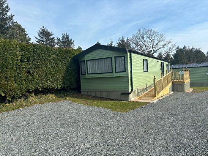 2 Bedroom Lodge For Sale In Llanwrthwl, Llandrindod Wells, LD1