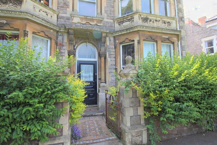 1 Bedroom Flat To Rent In Lovers Walk, Weston-super-Mare, BS23