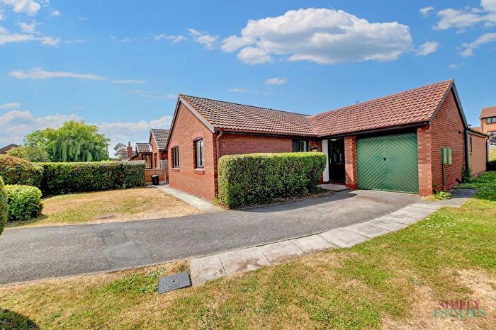 4 Bedroom Detached Bungalow For Sale In Kerfoot Avenue, Rhuddlan, LL18