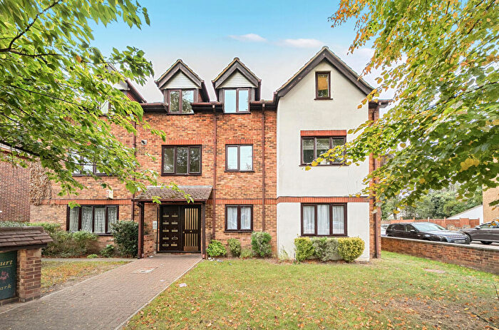 1 Bedroom Apartment For Sale In Dagnall Park, London, SE25