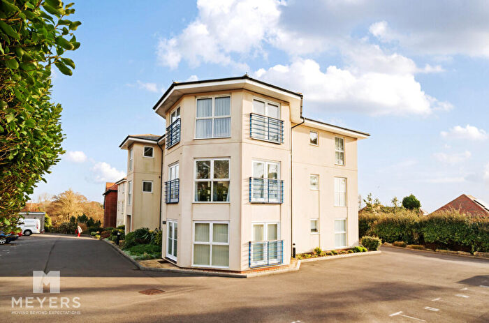 2 Bedroom Flat For Sale In Rylands Lane, Weymouth, DT4