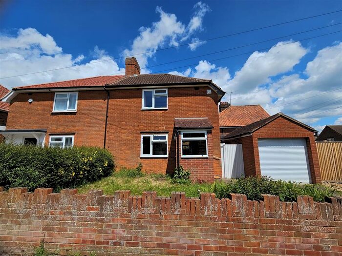 4 Bedroom Semi-Detached House To Rent In Mandeville Road, Canterbury, CT2