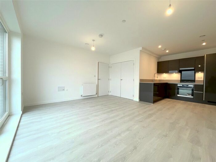 1 Bedroom Flat To Rent In Truscon House, Hayes Village, UB3