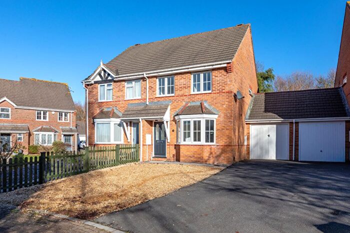 3 Bedroom Semi Detached House For Sale In Pinnell Grove, Emersons Green, BS16