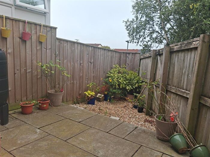 1 Bedroom Terraced House To Rent In Walnut Road, Honiton, EX14