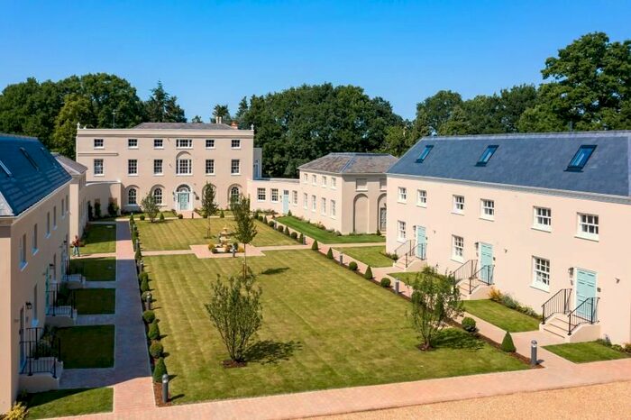 2 Bedroom Flat To Rent In Stroude Road, Egham, TW20