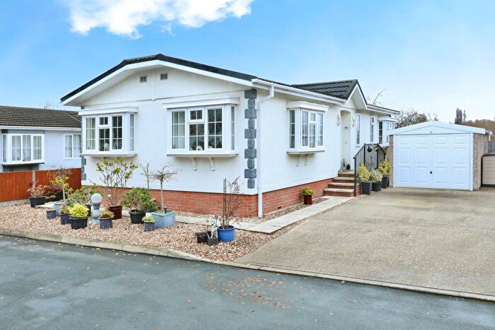 2 Bedroom Park Home For Sale In Newcastle Avenue, Worksop, S80