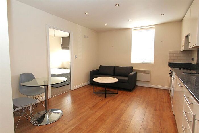 1 Bedroom Flat To Rent In Brunswick Court, Leeds, LS2