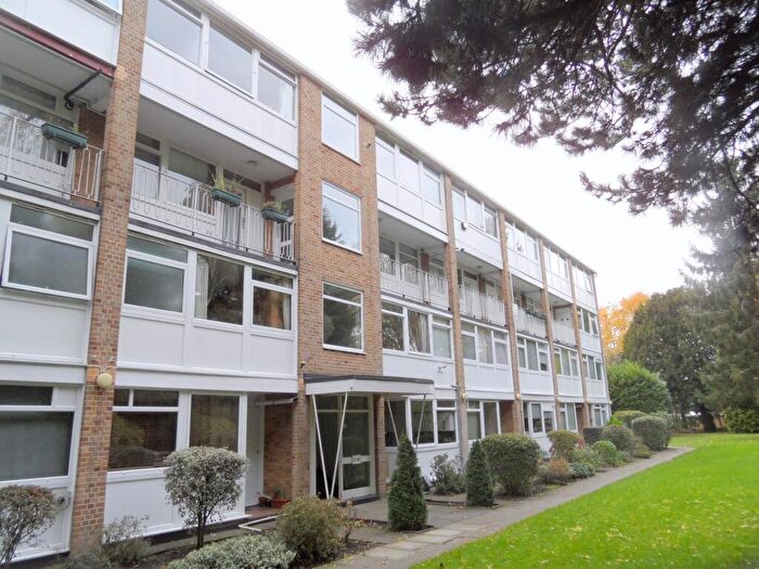 3 Bedroom Maisonette To Rent In Tarnwood Park, Eltham, London, SE9