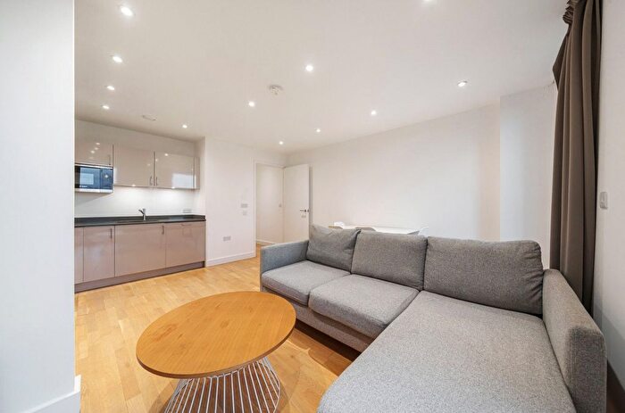 1 Bedroom Flat To Rent In Burgess Springs, Chelmsford, CM1