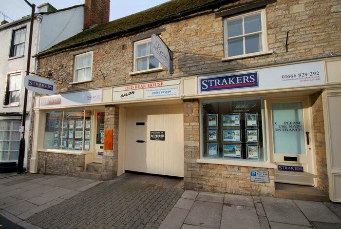 2 Bedroom Flat To Rent In High Street, Malmesbury, SN16