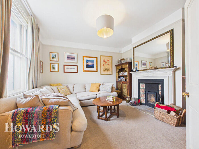 3 Bedroom Semi-Detached House For Sale In High Street, Kessingland, NR33