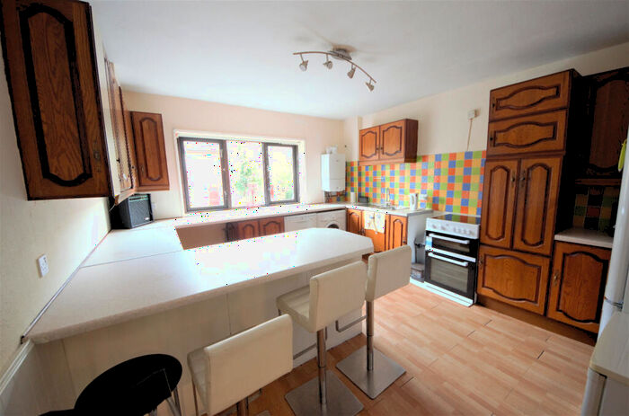 4 Bedroom Flat To Rent In Treaty Street, Islington, London, N1
