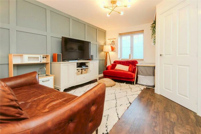 3 Bedroom Semi-Detached House To Rent In Sundew Road, Emersons Green, Bristol, BS16