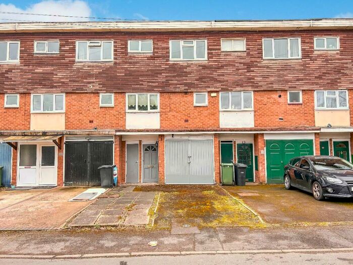 3 Bedroom Semi-Detached House To Rent In Withymoor Road, Stourbridge, DY8