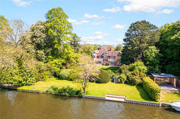 8 Bedroom Detached House For Sale In Donkey Lane, Bourne End, Buckinghamshire, SL8