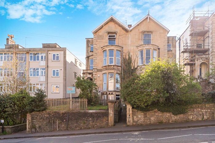 3 Bedroom Flat To Rent In Cotham Brow, Bristol, BS6