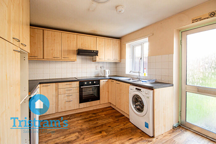 4 Bedroom Semi-Detached House To Rent In Palmerston Gardens, City Centre, NG3