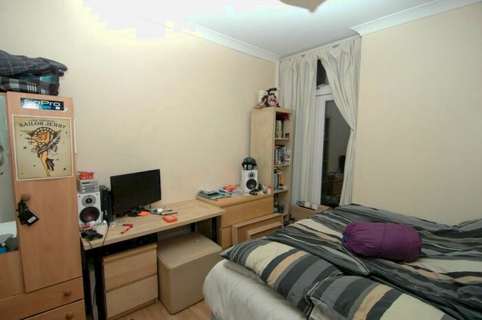 3 Bedroom Flat To Rent In Stanhope Gardens, London, N4