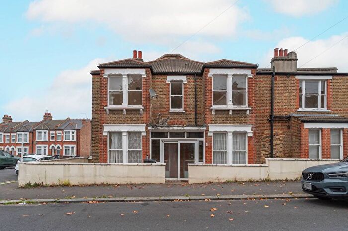 3 Bedroom End Of Terrace House For Sale In Nyon Grove, Catford, London, SE6