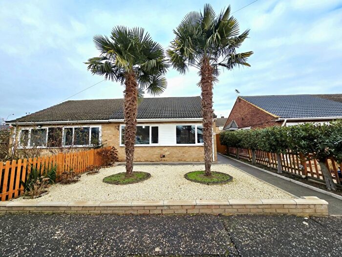 2 Bedroom Bungalow For Sale In Hawthorn Close, Hampton, TW12