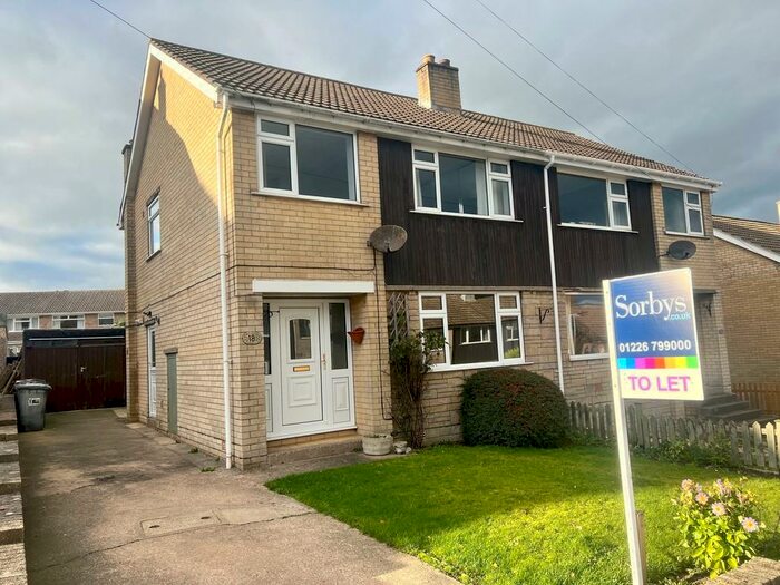 3 Bedroom Semi-Detached House To Rent In Cubley Rise Road, Penistone, S36