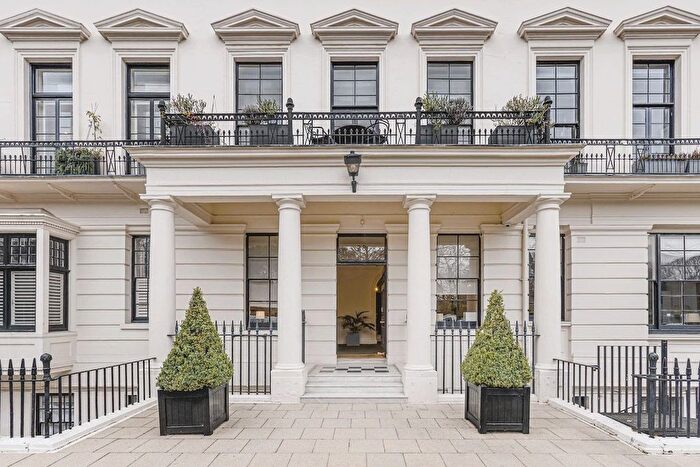 2 Bedroom Flat To Rent In Hyde Park Gardens, London, W2