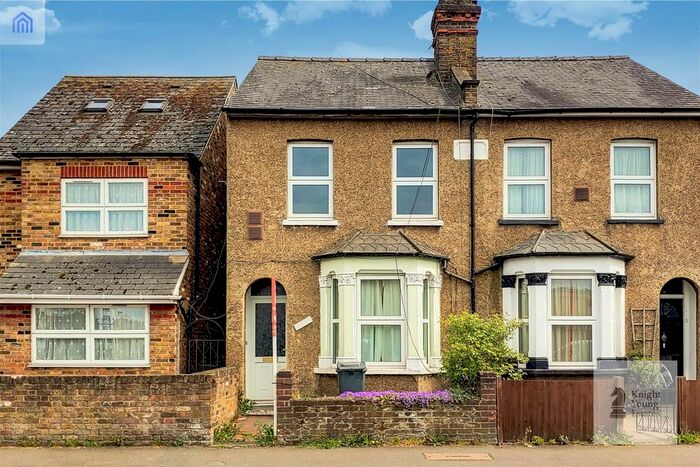 2 Bedroom Flat To Rent In Hanworth Road, Hounslow, TW3